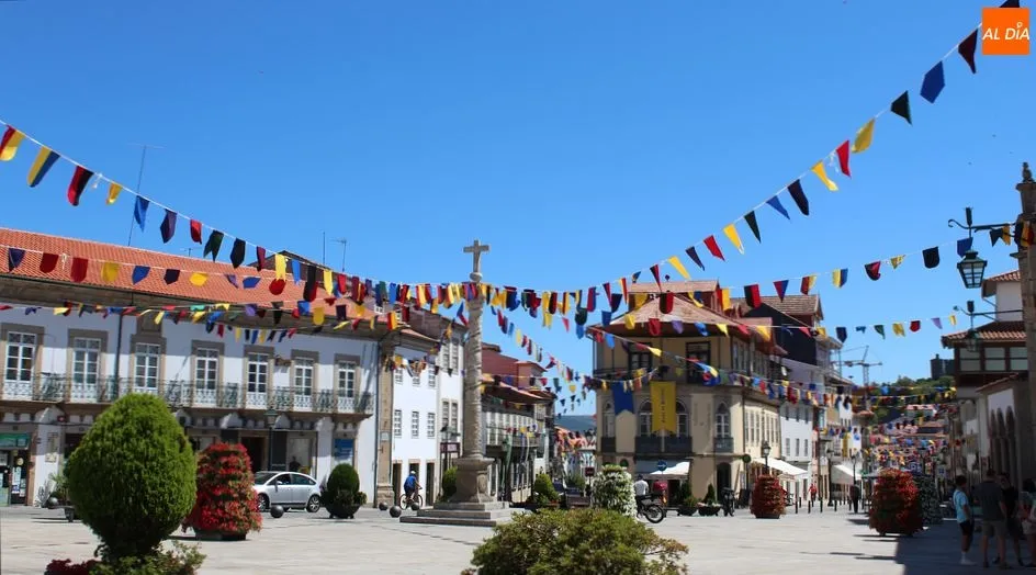 La Plaza de la Catedral de Bragança también se encuentra engalanada para la Fiesta de la Historia/ Rep. Gráf.: Martín-Garay