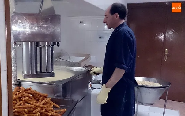 Churreria La Gaviota lleva medio siglo despertando a Peñaranda y comarca desde la calle Elisa Muñoz 2