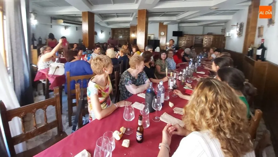 Las mujeres de La Redonda celebran su comida anual  