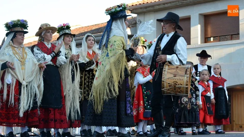 Afro recibió el galardon IV Memorial Toño Corral otorgado por el grupo Santa María de Liminares / E. Corredera