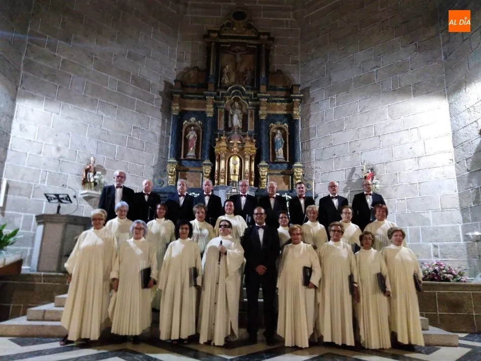 La Coral Dámaso Ledesma ofrece un concierto en la iglesia de Villavieja de Yeltes  