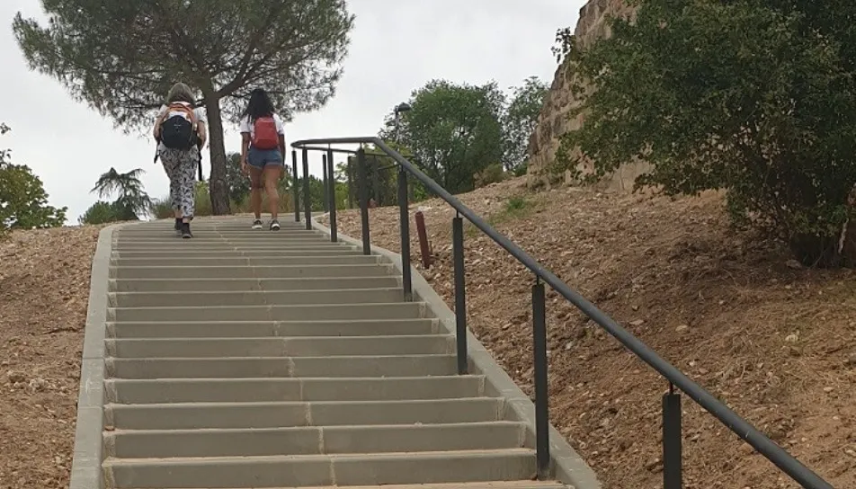 Nueva escalinata en el entorno de la calle Teide, junto al Parador. Foto @CGCarbayo
