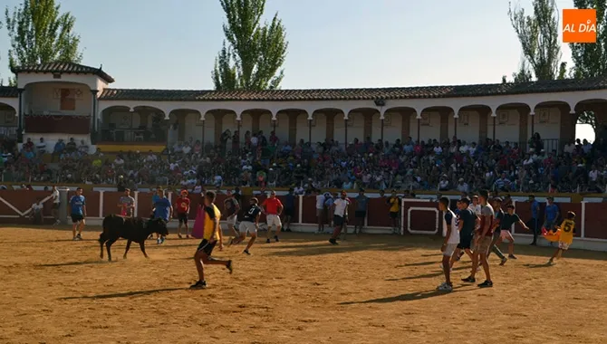 La Florida acogía la suelta de vaquillas con ambientación de  Ferias, una de las novedades del programa