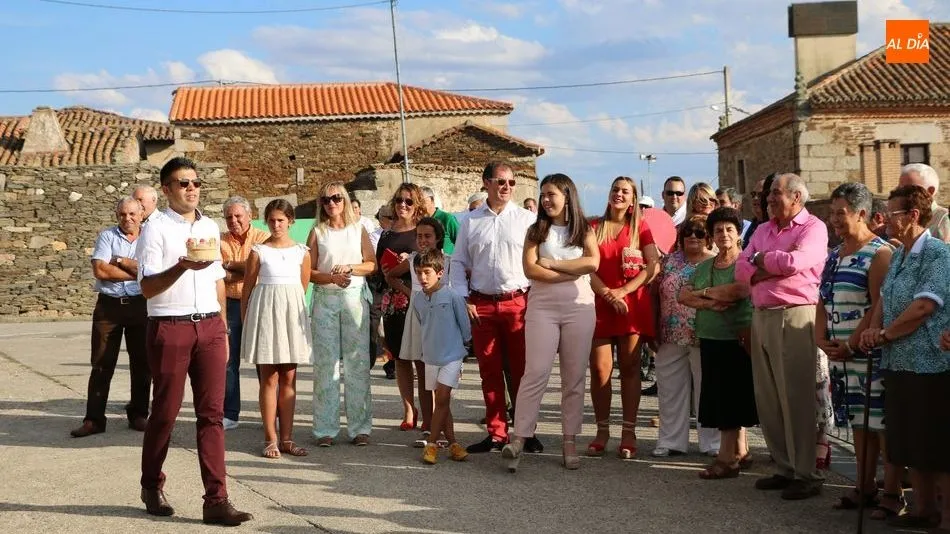 La subasta de roscas no faltará en las fiestas de La Ofrenda