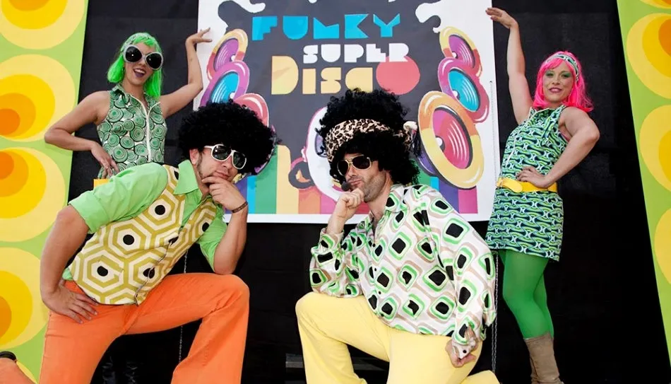 Algunos de los integrantes de Kamaru Teatro