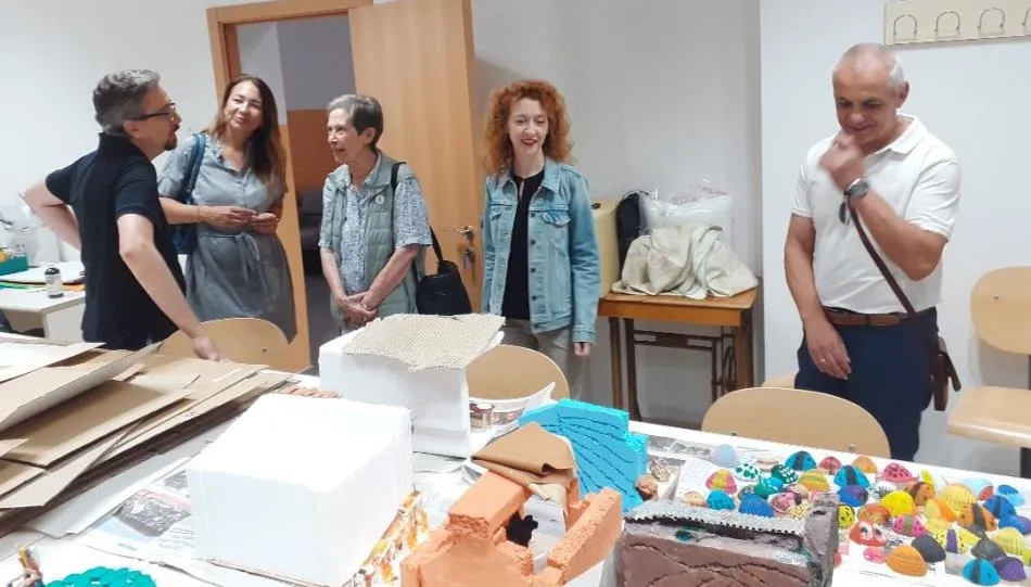 Visita de la concejal de Familia e Igualdad de Oportunidades, Ana Suárez, al Centro Ranquines (situado en el antiguo colegio de los Padres Paúles)