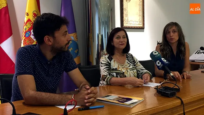 La alcaldesa Carmen Ávila, realizaba la primera valoración de la fiestas junto a los concejales Fran Díaz y Fatima Manzano