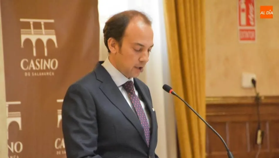 El periodista Javier Lorenzo durante su pregón taurino en el Casino