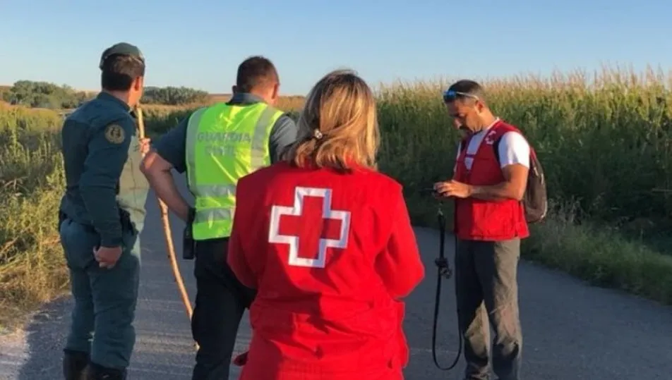  Equipos de Respuesta Básica en Emergencias (ERBE) de Cruz Roja en las tareas de búsqueda de la anciana de esta mañana. Foto de @CREsalamanca