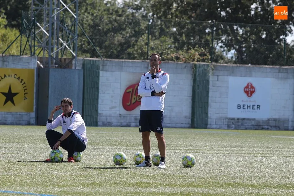 Ángel Sánchez confía en mejorar el ataque del equipo chacinero