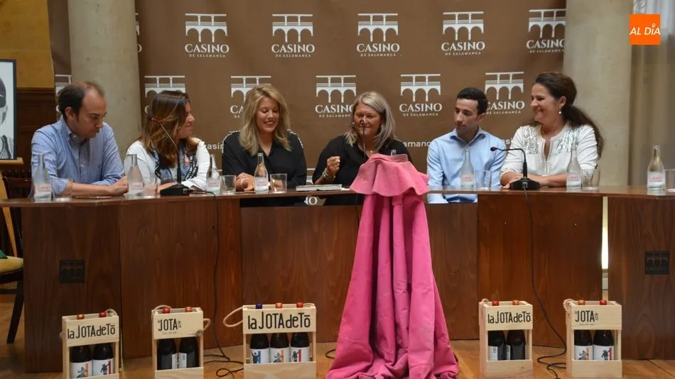 Participantes en la cuarta jornada de Los Aperitivos Taurinos del Casino. Foto: Lydia González