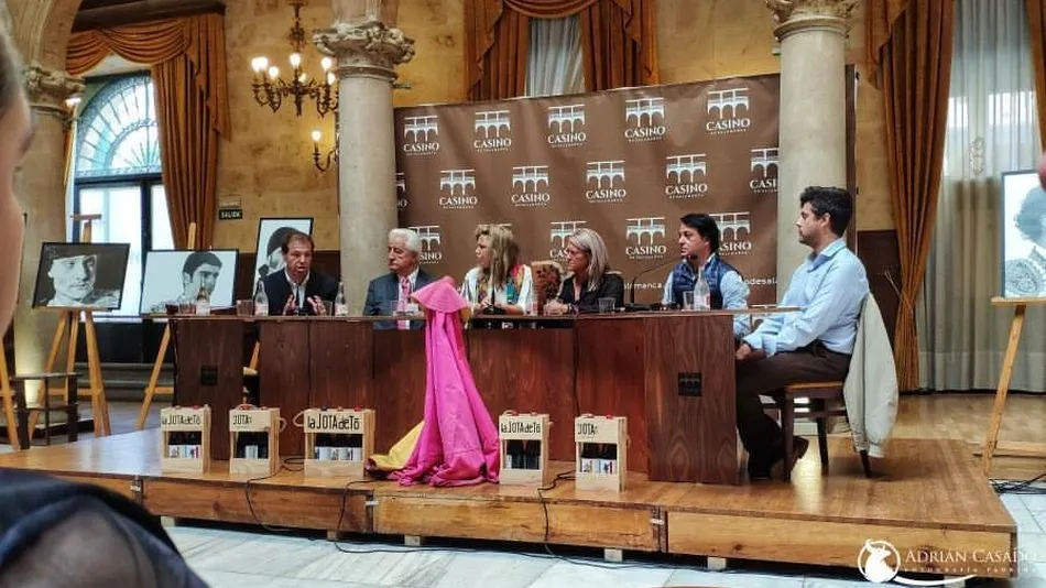 Participantes en la última tertulia de Los Aperitivos Taurinos del Casino. Foto: Adrián Casadoiv