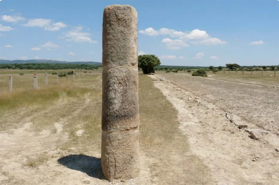 Uno de los miliarios de Palacios de Salvatierra en plena Vía de la Plata. Foto: Junta de Castilla y León