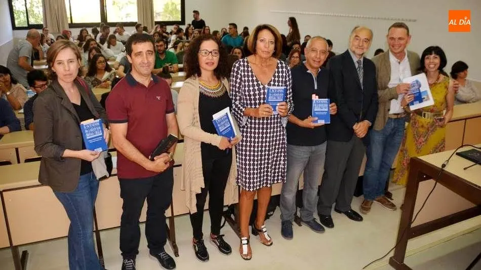 Presentación del libro ‘El pacto mundial para la migración segura, ordenada y regular. Un modelo para armar’ en la Facultad de Ciencias Sociales de la USAL. Foto de Lydia González