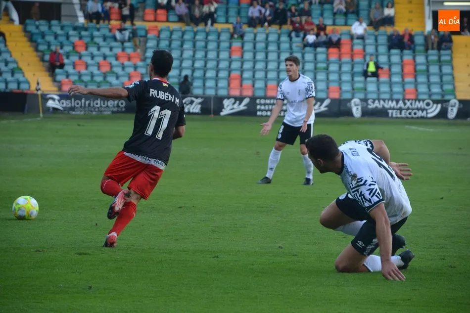 Una acción del Salamanca UDS - Logroñés