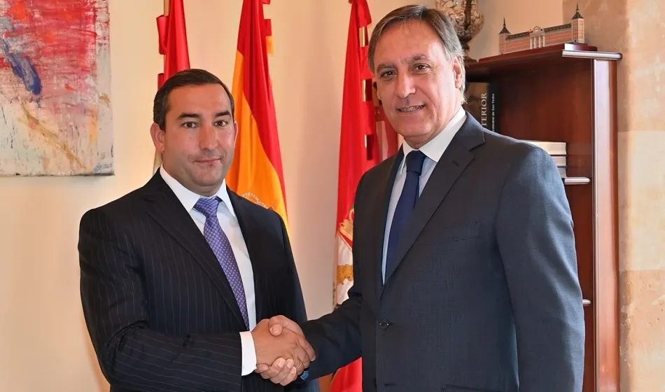El alcalde de Salamanca, Carlos García Carbayo, junto al nuevo delegado territorial de la Junta de Castilla y León en Salamanca, Eloy Ruiz Marcos