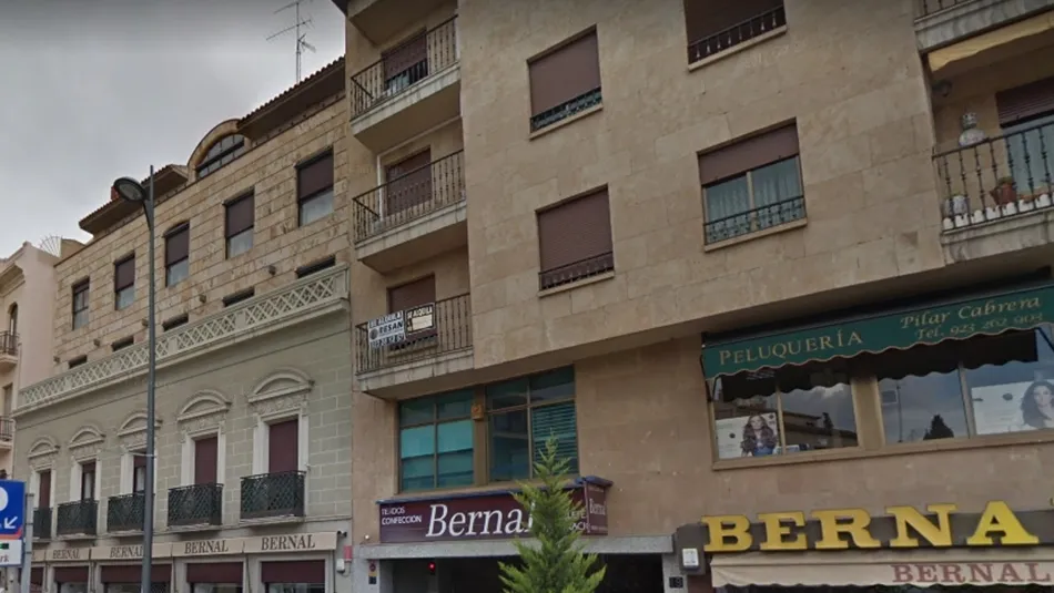 La vivienda que se subasta se ubica en la céntrica calle Azafranal