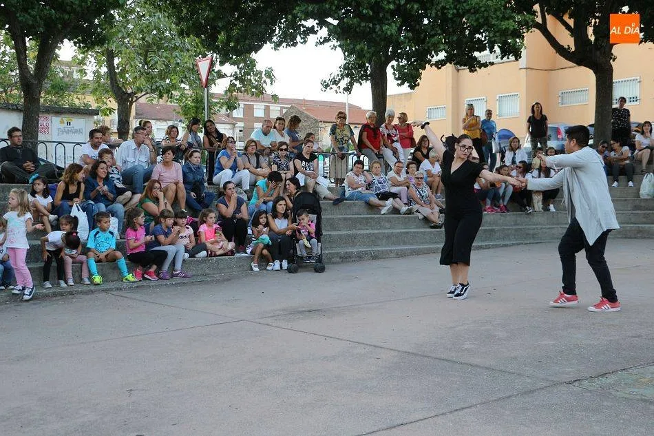 La plaza de Castiilla y León ya ha acogido otras exhibiciones de la escuela municipal de baile