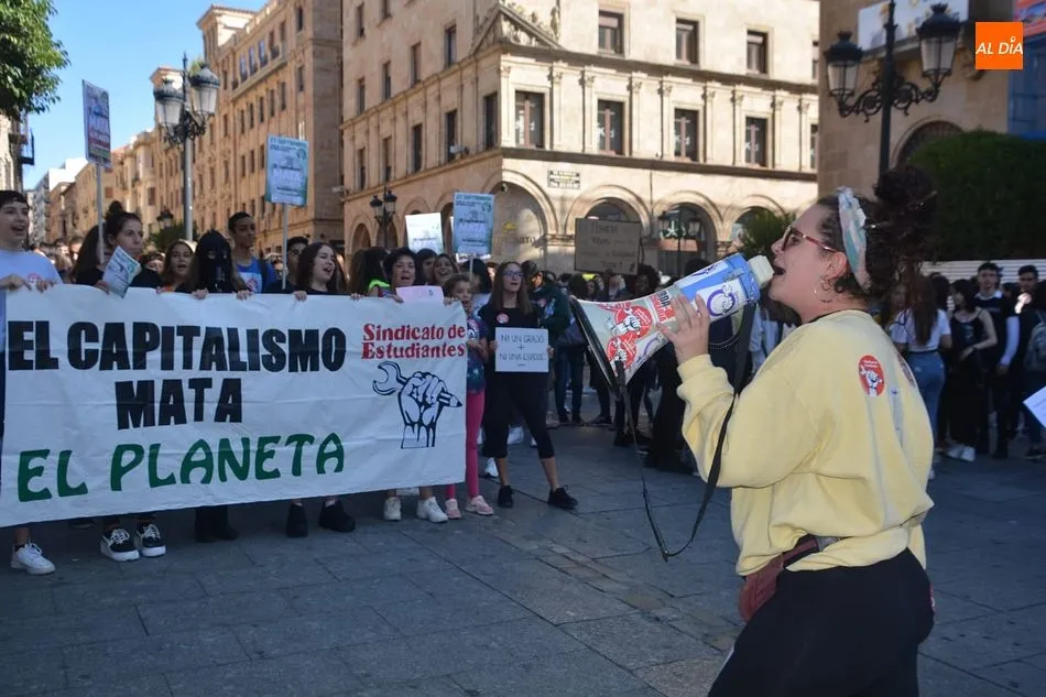 Cientos de estudiantes salmantinos se manifiestan contra el cambio climático