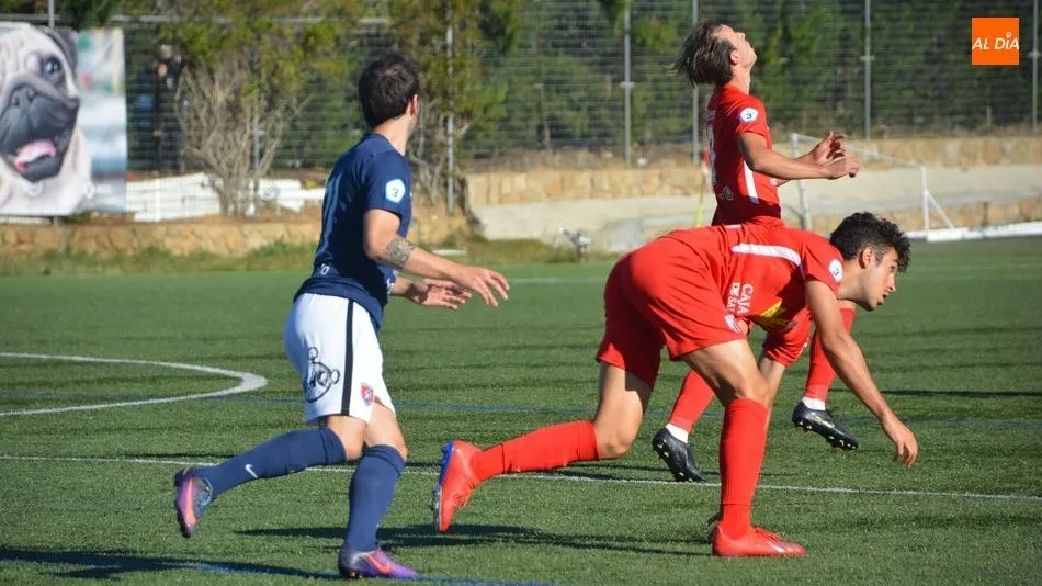 El Santa Marta sigue siendo la sombra de lo que fue al perder contra el Burgos Promesas (0-2)