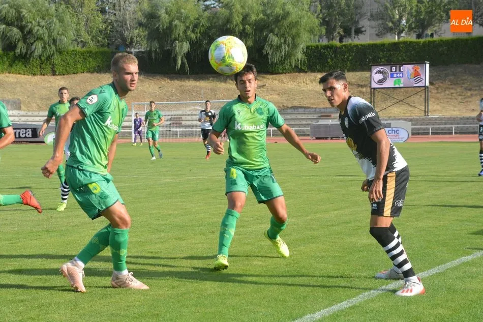 Grande, ante la Real