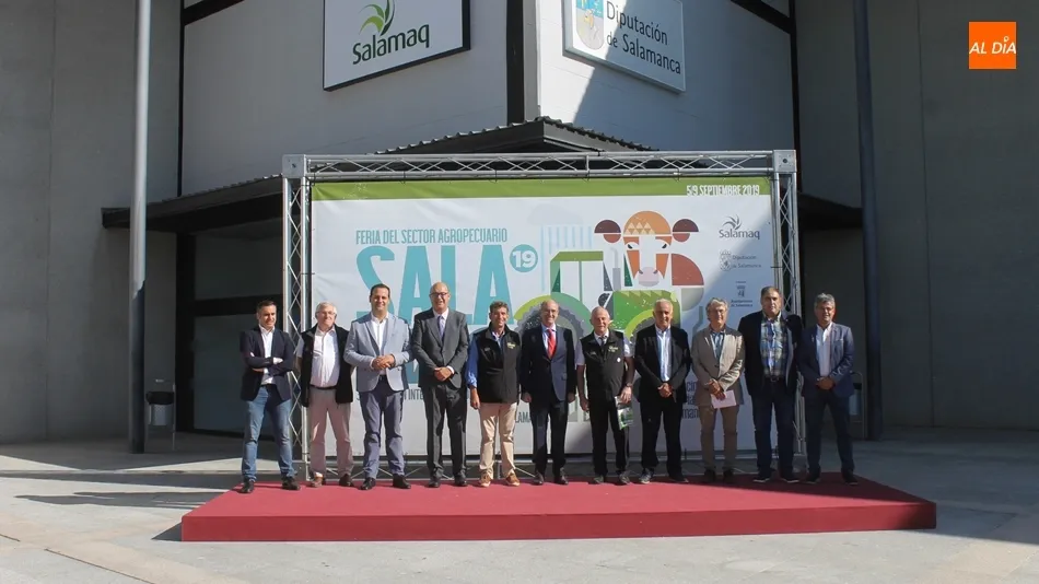 Javier Iglesias, presidente de la Diputación, junto a los representantes de Nueva Aquitania y otras autoridades