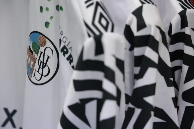 Primera equipación de la 2019/2020 / @SalamancaCFUDS