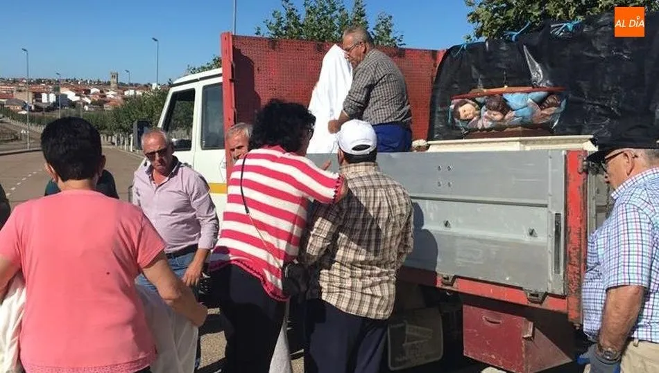 La Virgen del Socorro es trasladada a la iglesia parroquial de Vitigudino por obras en la ermita  