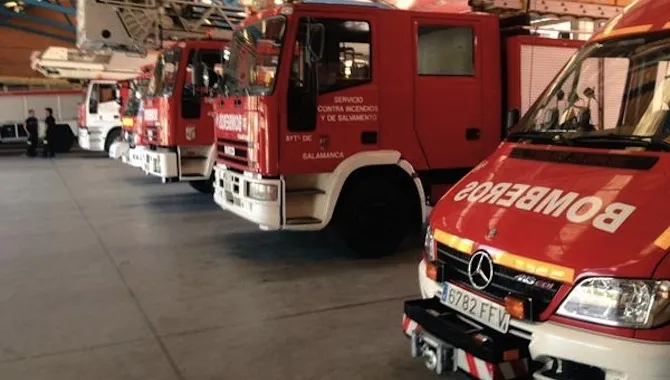 El incendio en una cocina en la calle Pedro Mendoza moviliza a los Bomberos