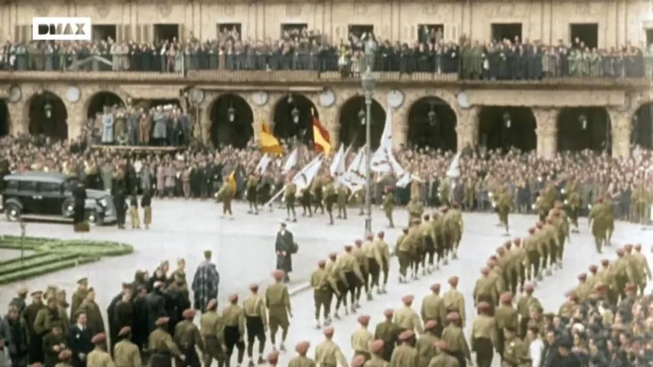 Desfile franquista en la Plaza Mayor