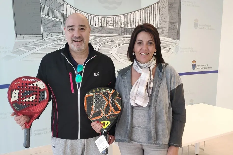 El presidente del club Futpal, José Luis Revilla, y la concejala de Deportes, Silvia González