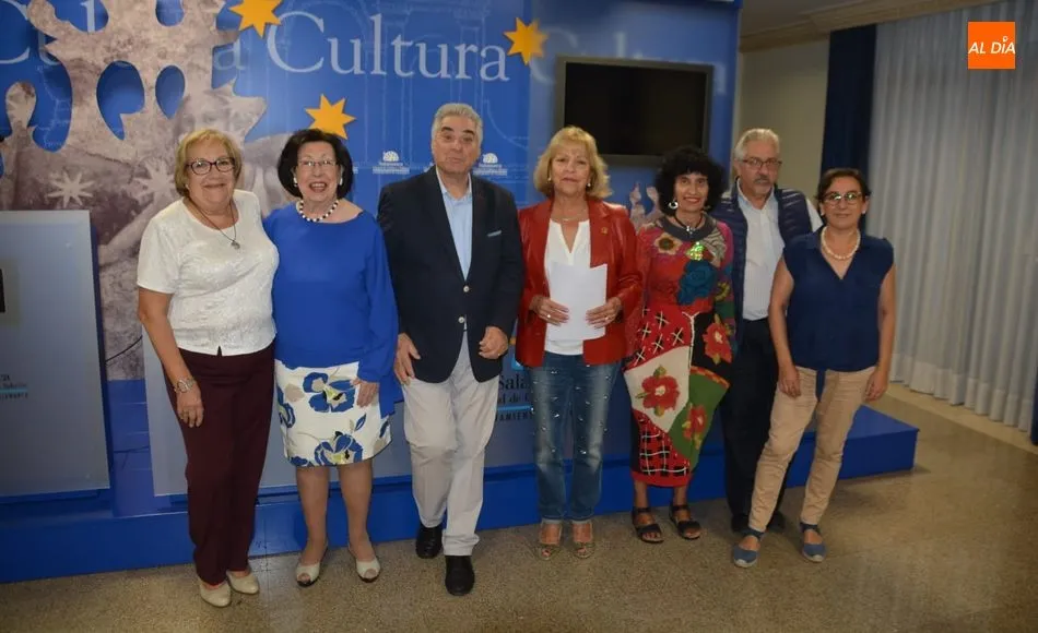 Participantes en el homenaje a Walt Whitman organizado por el Ateneo de Salamanca. Foto: Lydia González