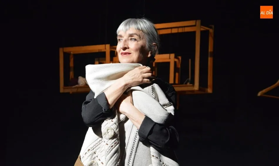 La actriz Carmen Castrillo, en un momento de la representación. Foto: Lydia González