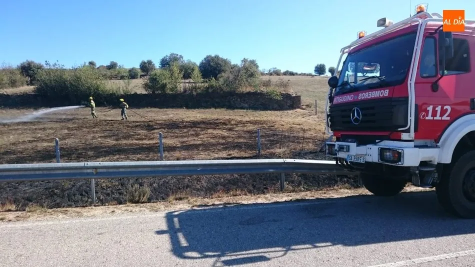 Los bomberos de Vitigudino sofocan un incendio en Pereña de la Ribera  