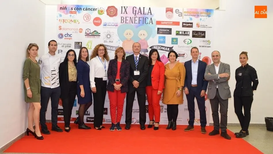 Organizadores y patrocinadores de esta gala solidaria a favor de Pyfano. Foto de A. Merino