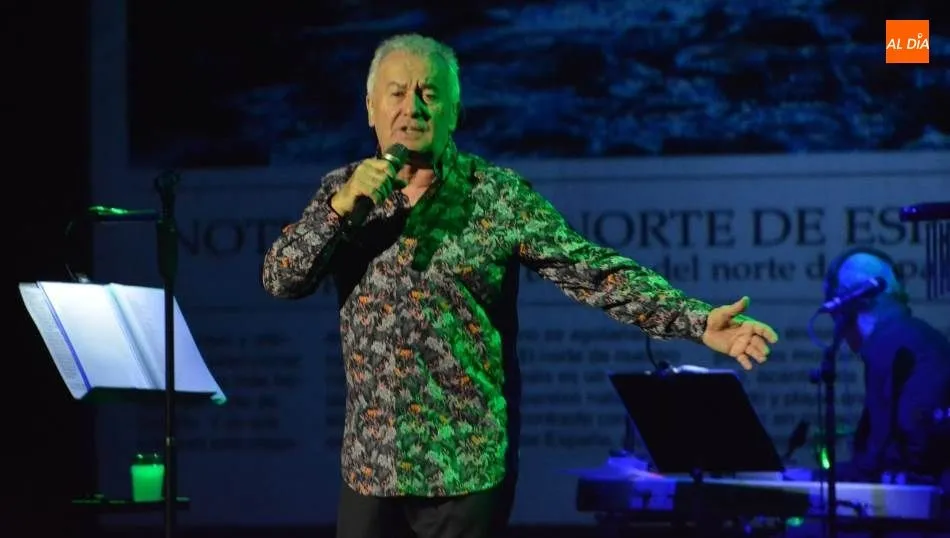 Actuación de Víctor Manuel en el CAEM. Foto de Lydia González