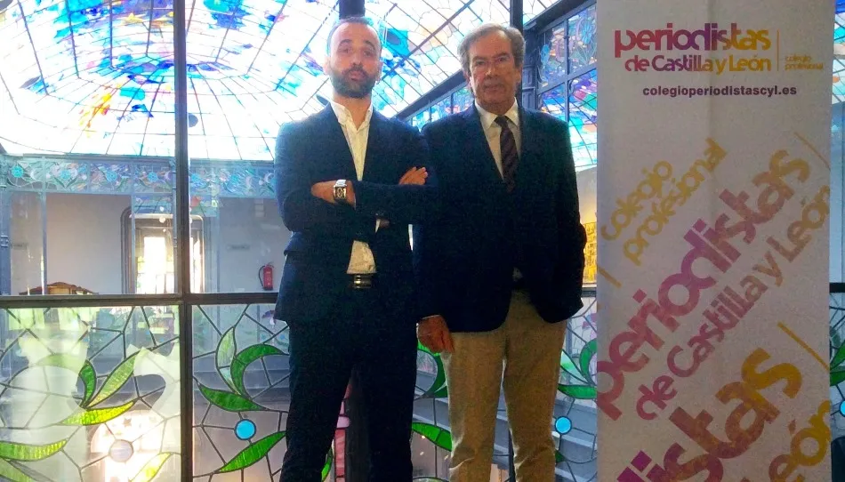 El director del Museo, Pedro Pérez Castro, y del decano del Colegio de Periodistas de Castilla y León, Pedro Lechuga