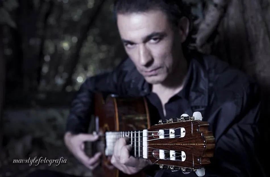 El guitarrista salmantino José Luis Encinas