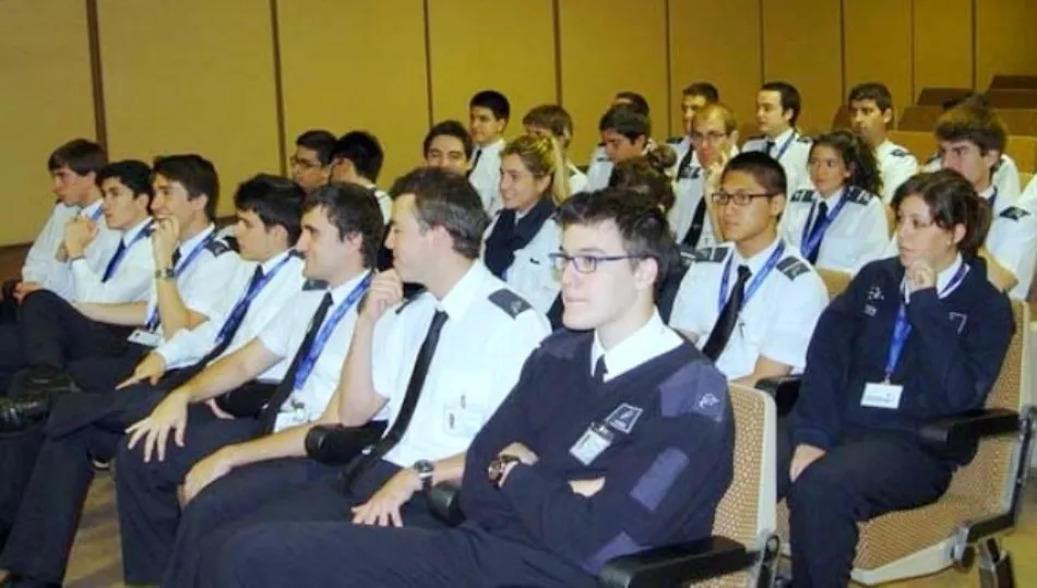 En este encuentro participan estudiantes de facultades que imparten titulaciones relacionadas con la aeronáutica y el espacio