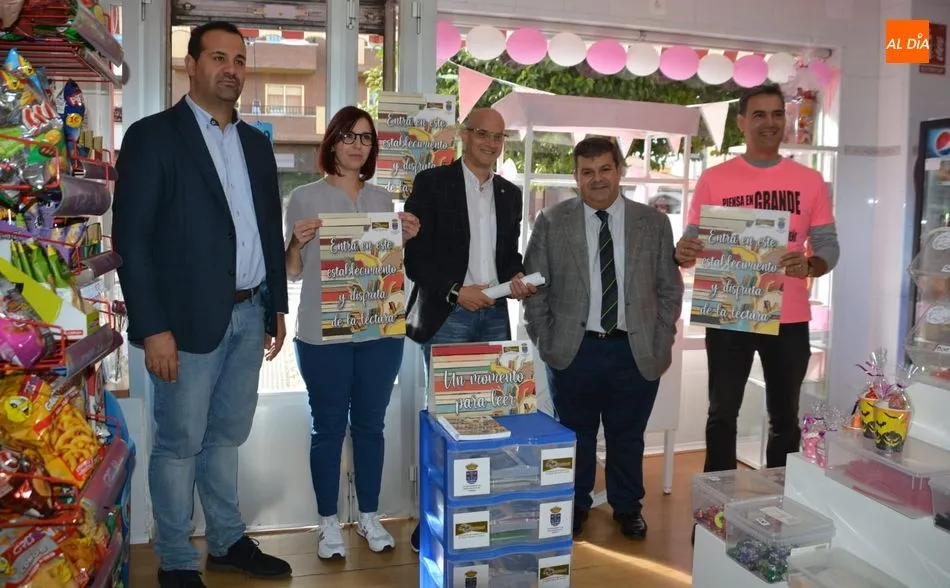 Presentación de la novedosa campaña Un momento para leer de Santa Marta. Foto: Lydia González