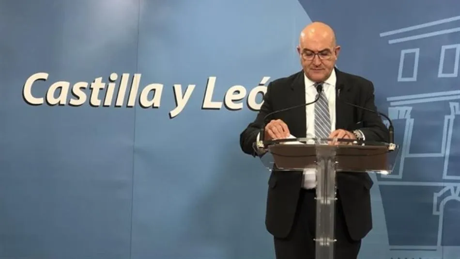 El consejero de Agricultura, Ganadería y Desarrollo Rural, Jesús Julio Carnero