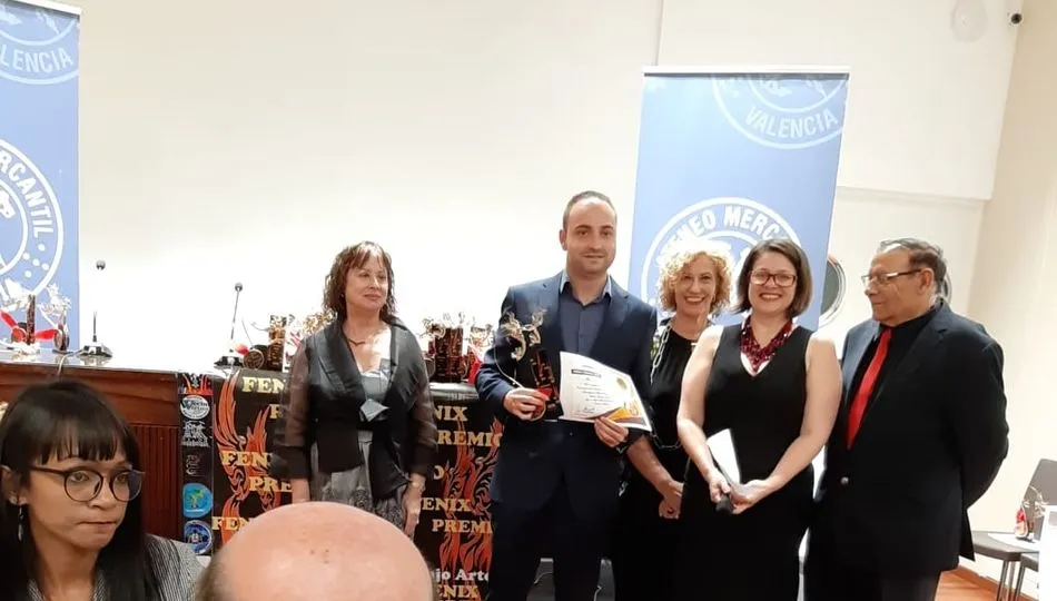 Alberto Blanco Rubio recibe en Valencia el Premio Fénix International Euroamericano