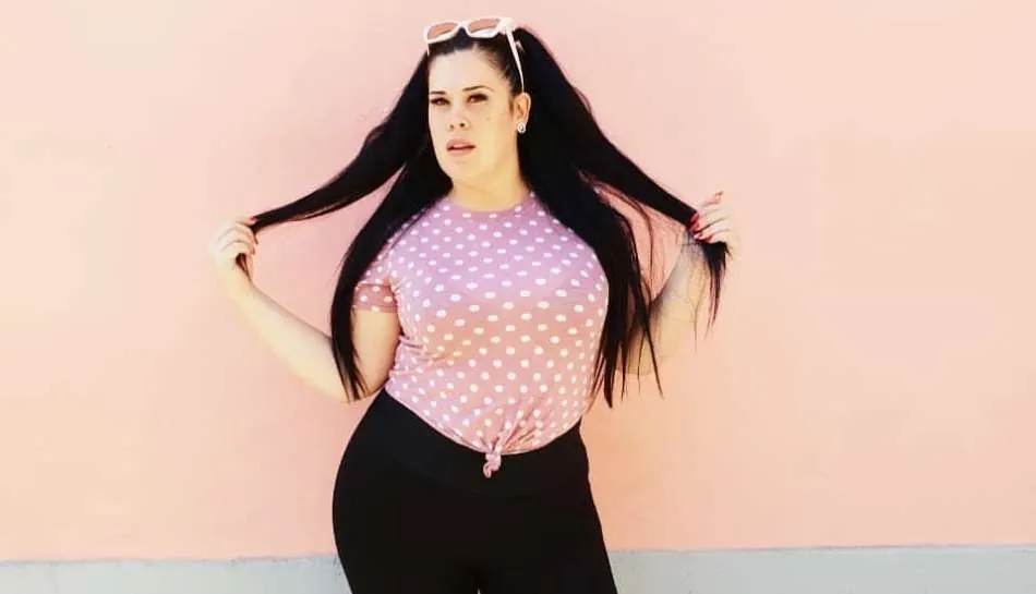 Dianina XL es, según la revista Vogue, “uno de los pocos perfiles que existen que abracen el body positive con el sentido del humor y el positivismo con el que ella lo hace”