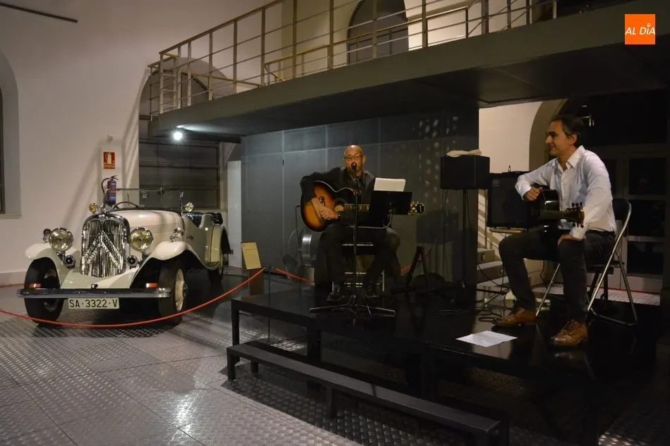 Jimmy López ha estado acompañado en el escenario por Dani Olivares. Foto: Lydia González