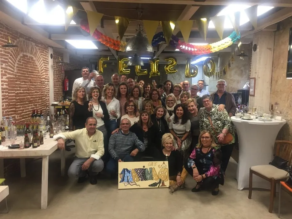 Marina celebra su cumpleaños en compañía de familiares y amigos de Vitigudino  