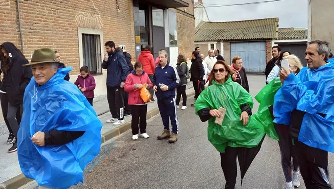 Villar de Gallimazo ha celebrado este domingo una nueva edición de su marcha solidaria