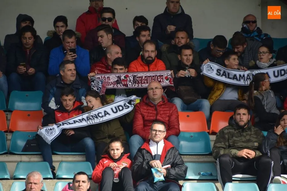 Parte de la afición del Salamanca UDS / Lydia González