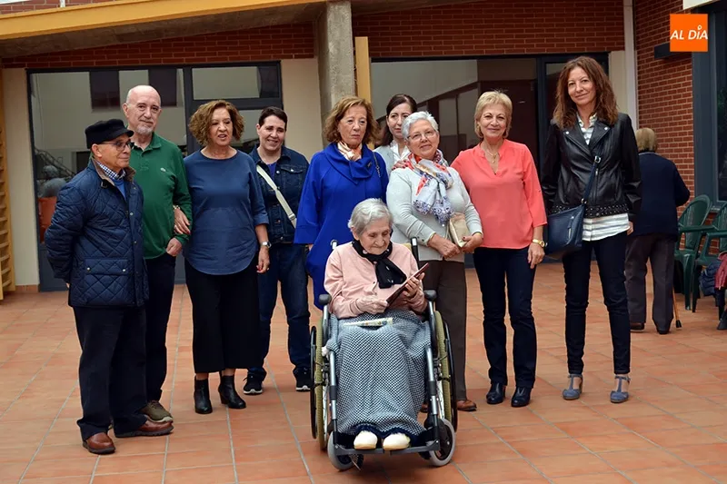 Irene Martínez Chaves celebraba junto a su familia sus cien años en la residencia San Pedro Advincula