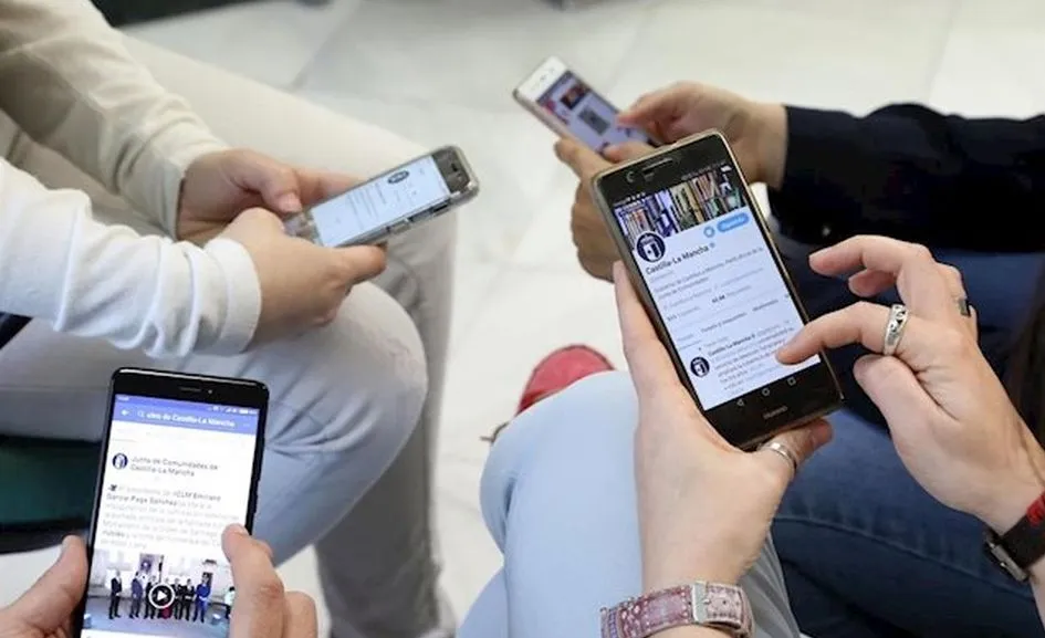 El uso que hacen sus hijos de Internet todavía no sea una prioridad para los padres y madres españoles