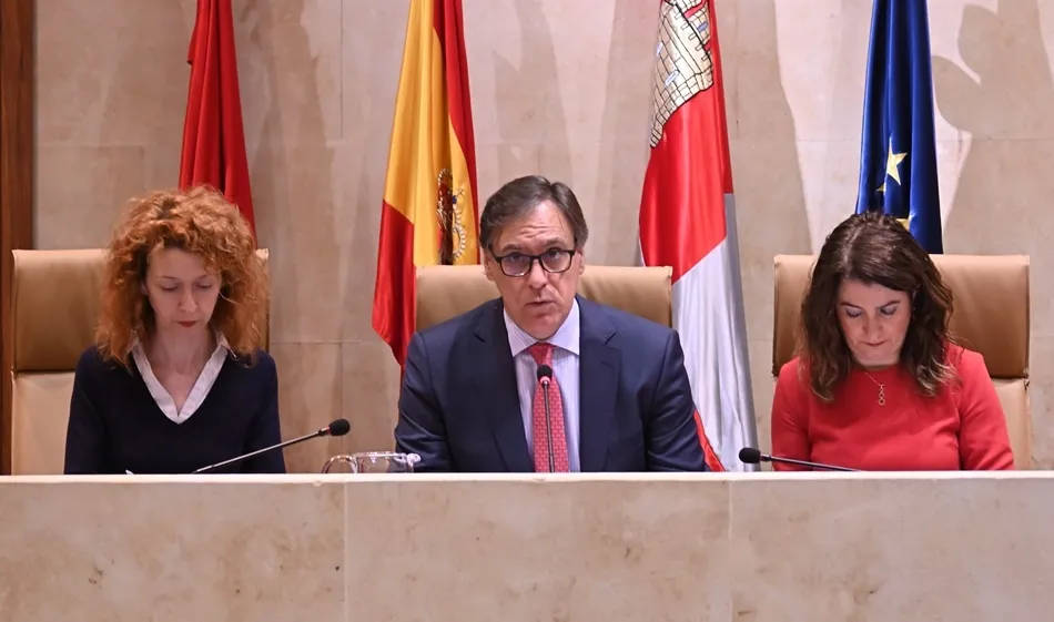 Carlos García Carbayo, alcalde de Salamanca, en el pleno de este viernes